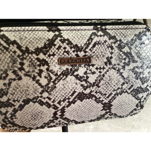 Parchita Petite Hexagon Crossbody Bag Neutral Python Chain Strap Neutral Mini - Picture 4 of 10